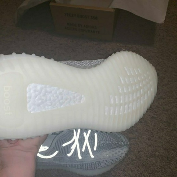 Yeezys static - Picture 4 of 7